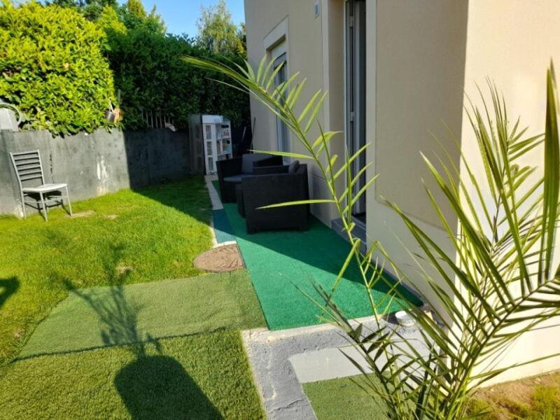 Family House Villa Beauvais Exterior photo